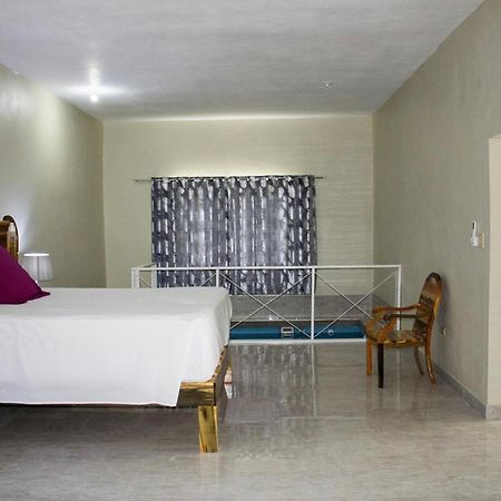 Demaroys Hotel Treasure Beach Exterior photo